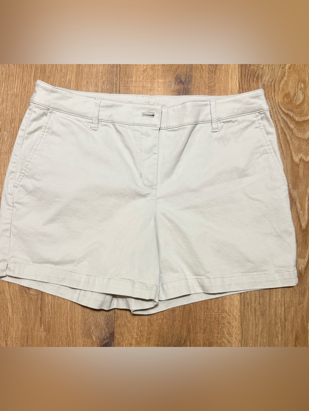 Tommy Bahama Light Cream Cotton Bermuda Shorts